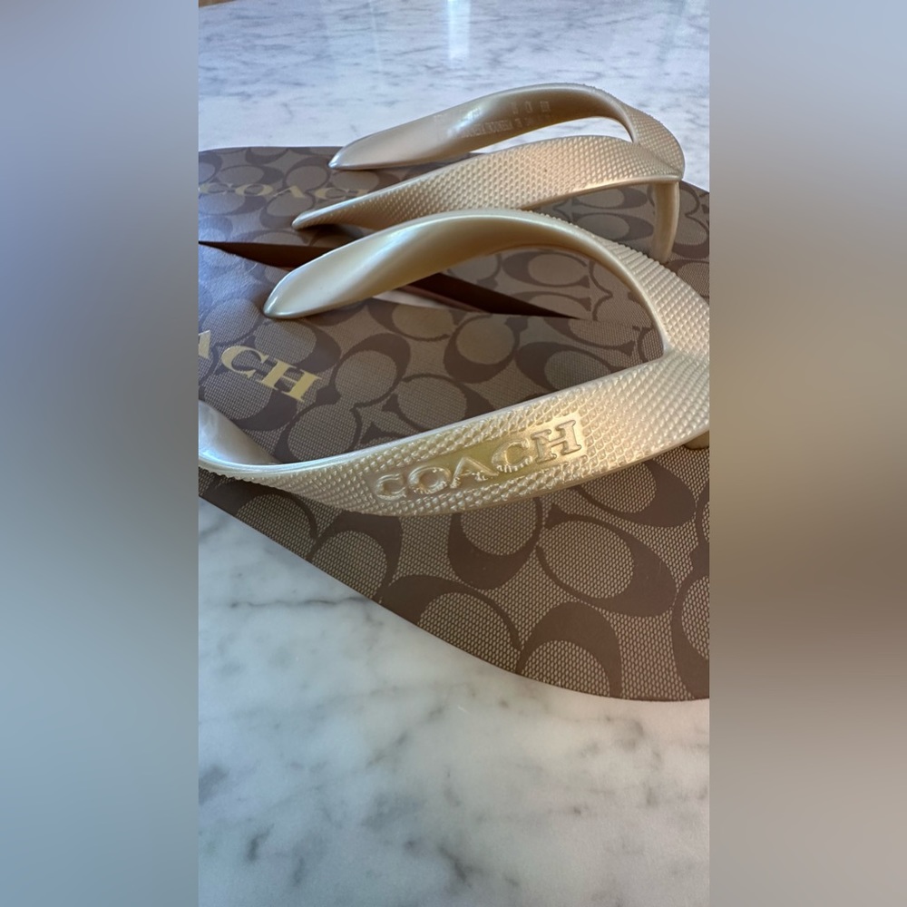 NWT NEW Coach Zak LOGO FLIP FLOP Khaki / Gold SIZE 7 - Picture 5 of 9